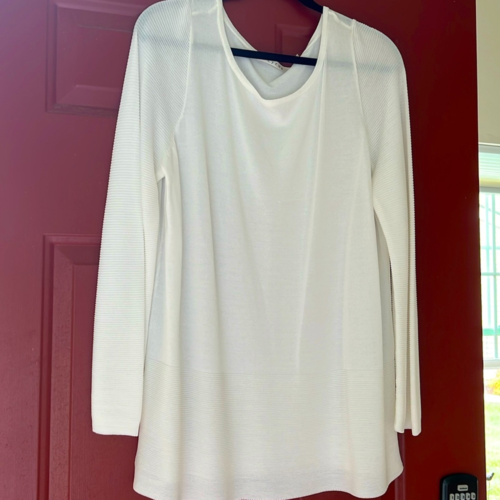 White long top 66% rayon 35% nylon size large